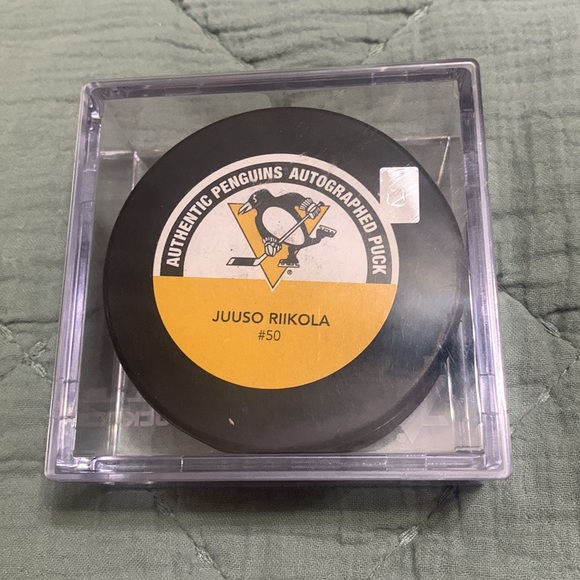2019-2020 Authentic Penguins Autographed Juuso Riikola Puck - Picture 2 of 2